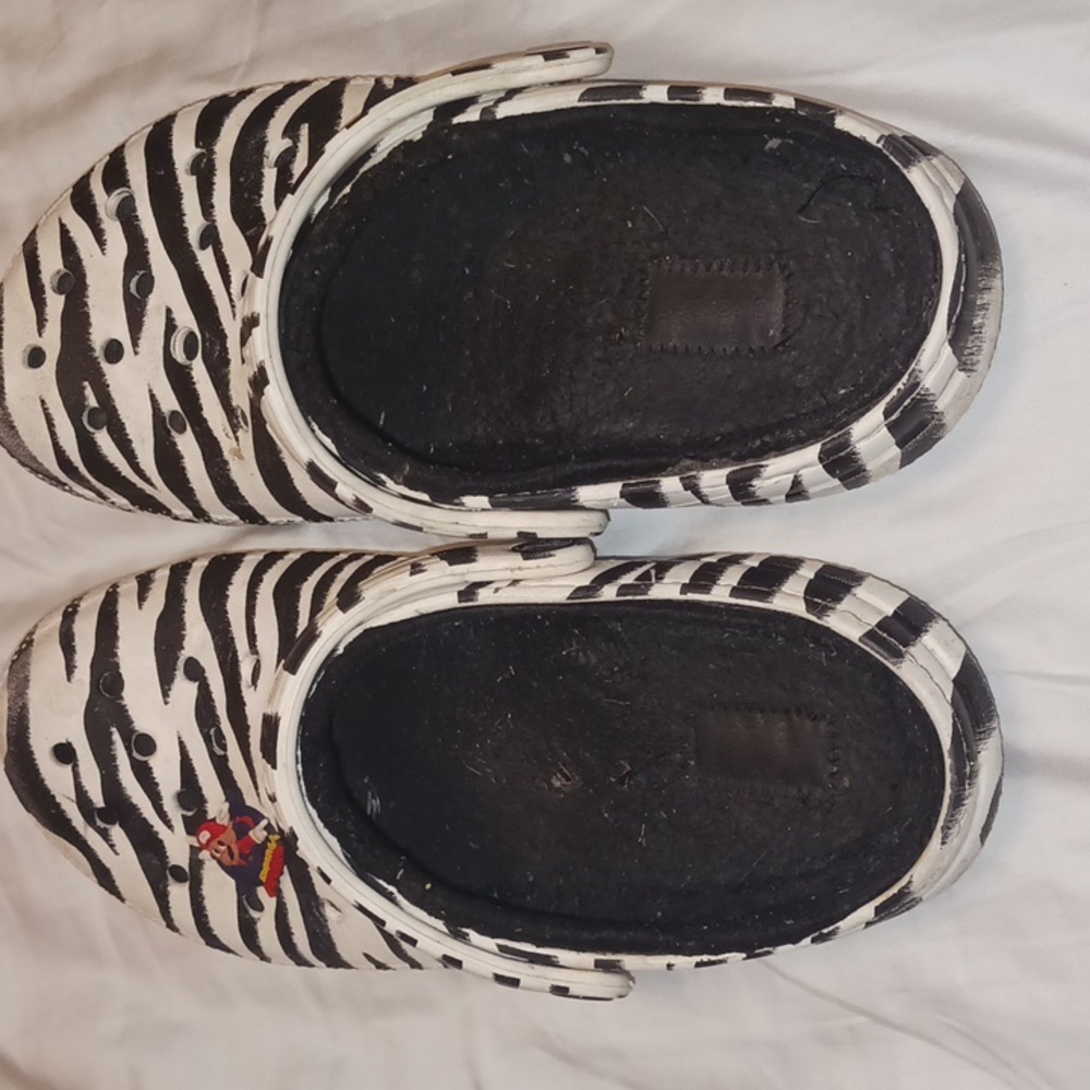 Zebra Crocs 🦓 - Picture 2 of 5